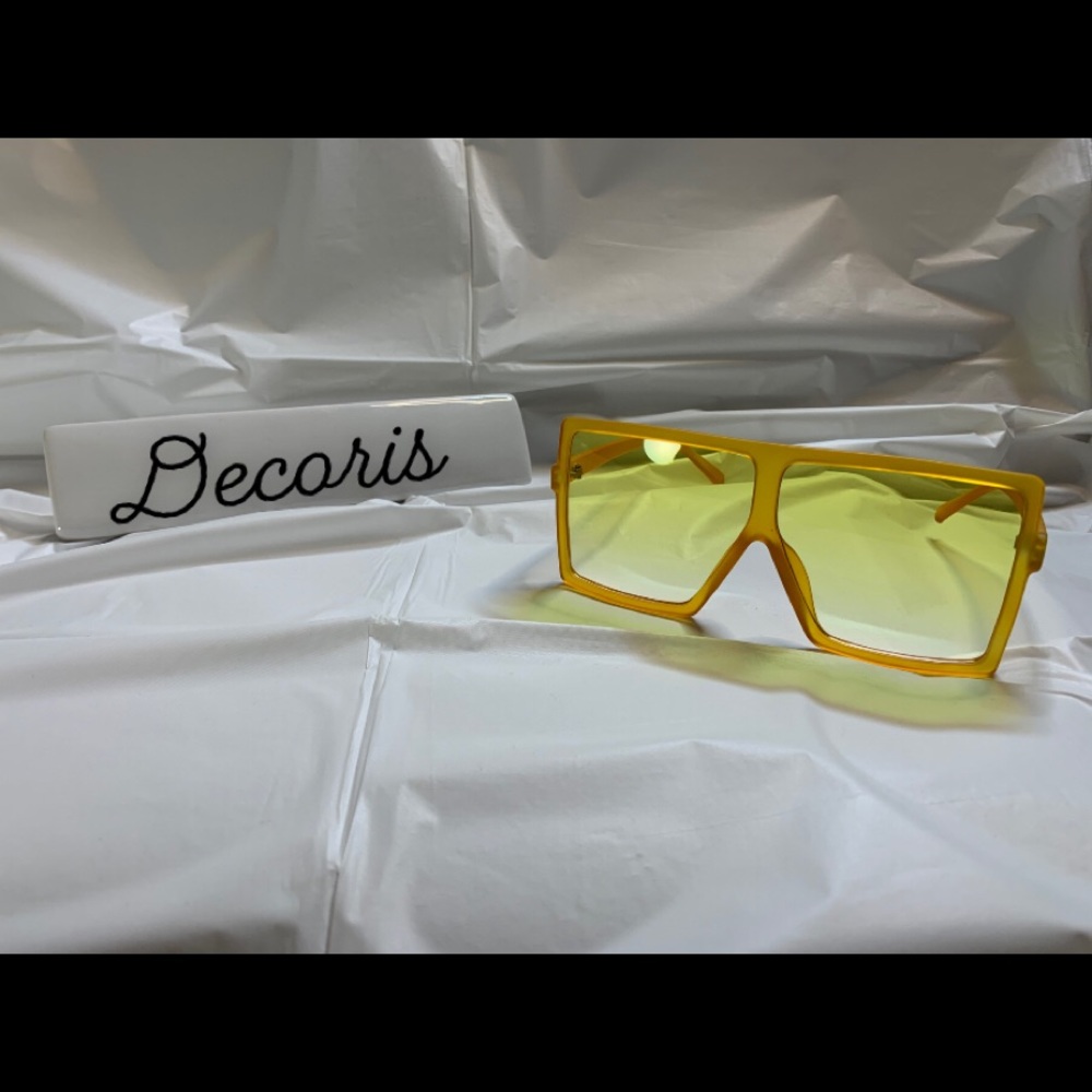 Over Sizes Sunglasses - Picture 8 of 13